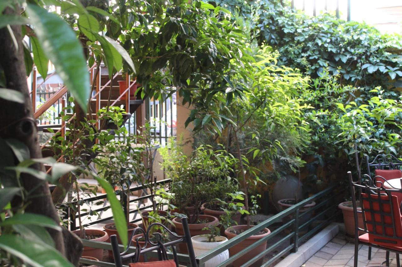 Hotel Vila 15 Tirana Exterior photo